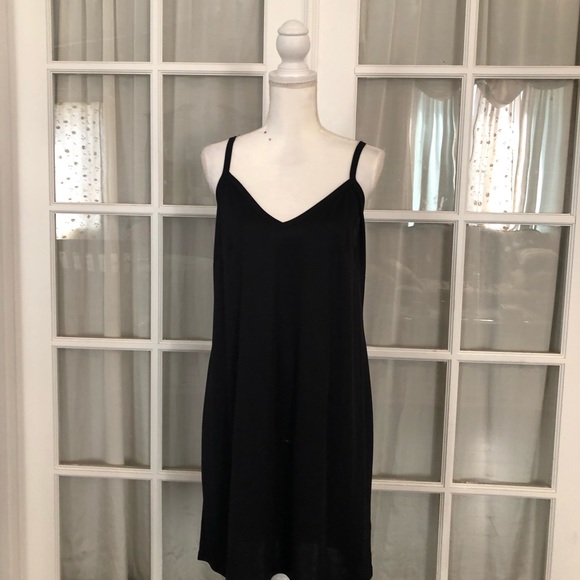 Floral black dress with ruffle. - Picture 7 of 9